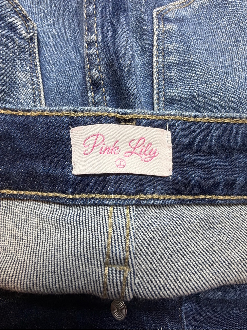 Pink Lily Dark Blue Distressed Denim Jean Shorts - Large - 30” Waist - Stretchy - Picture 6 of 8